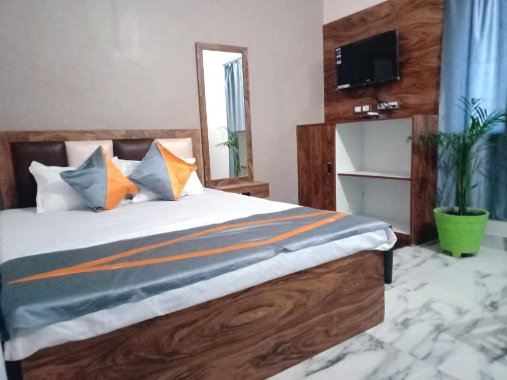 Milan Palace By Unik Group Deoghar Extérieur photo